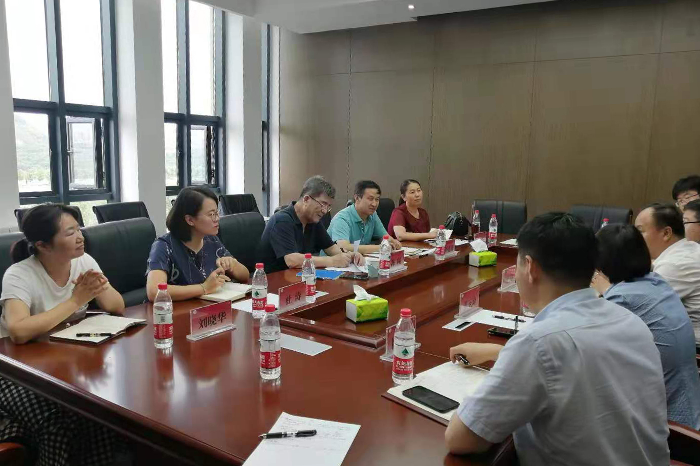乡村发展研究院举行发展建设座谈会