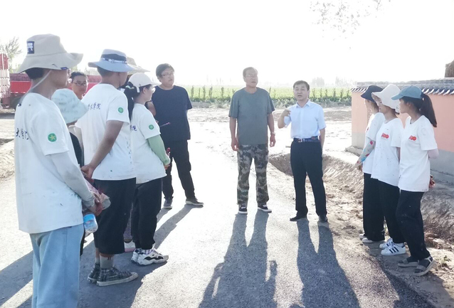 【暑期“三下乡”】副校长叶含春赴南疆看望慰问参与暑期社会实践团队的师生