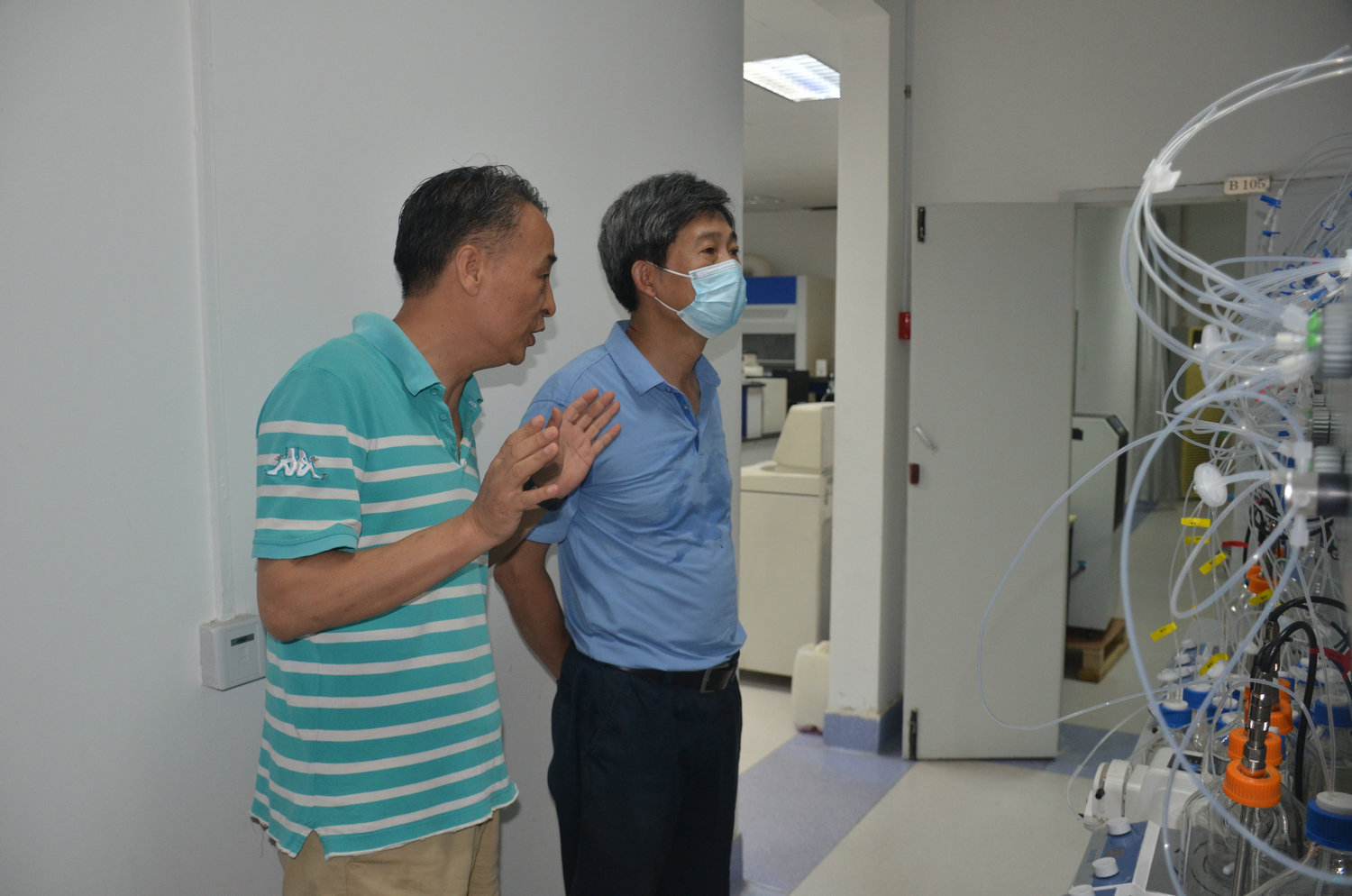 高翅检查指导暑期施工项目及校园安全