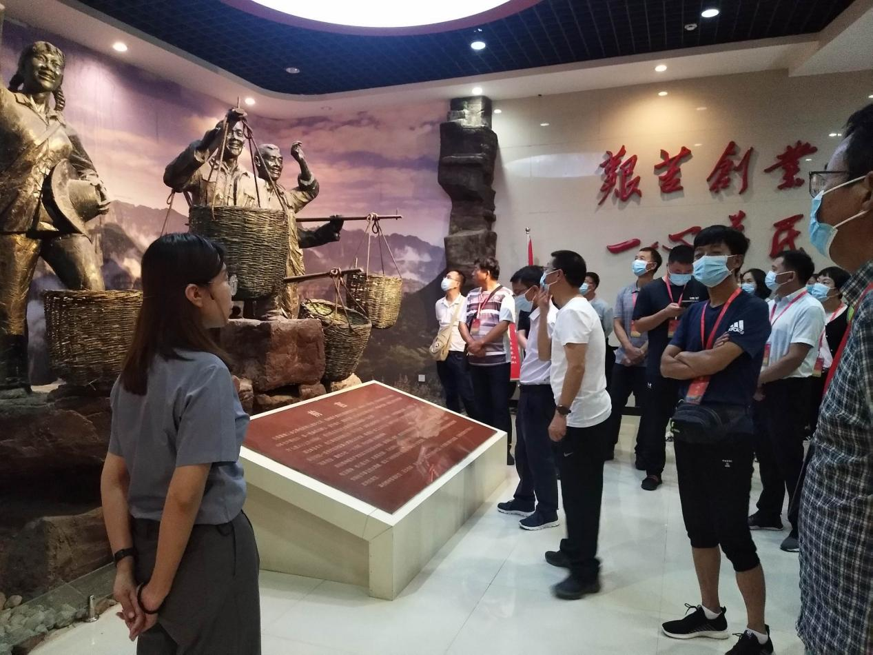 “学习百年党史，汲取奋进力量”寻甸县非党干部、少数名族干部红旗渠精神学习培训班