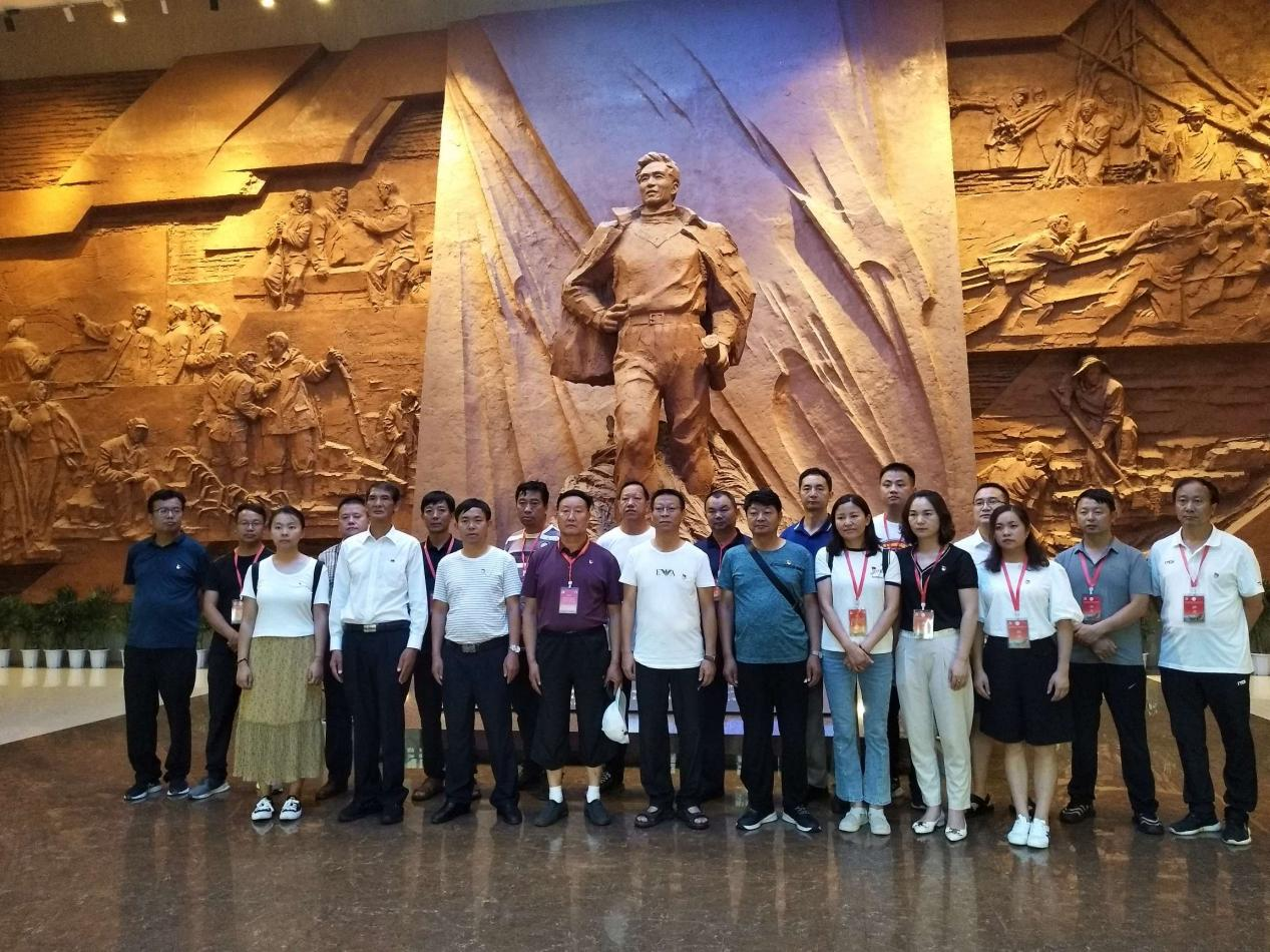 “学习百年党史，汲取奋进力量”寻甸县非党干部、少数名族干部红旗渠精神学习培训班
