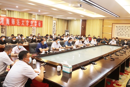 我校召开疫情防控工作再部署会议