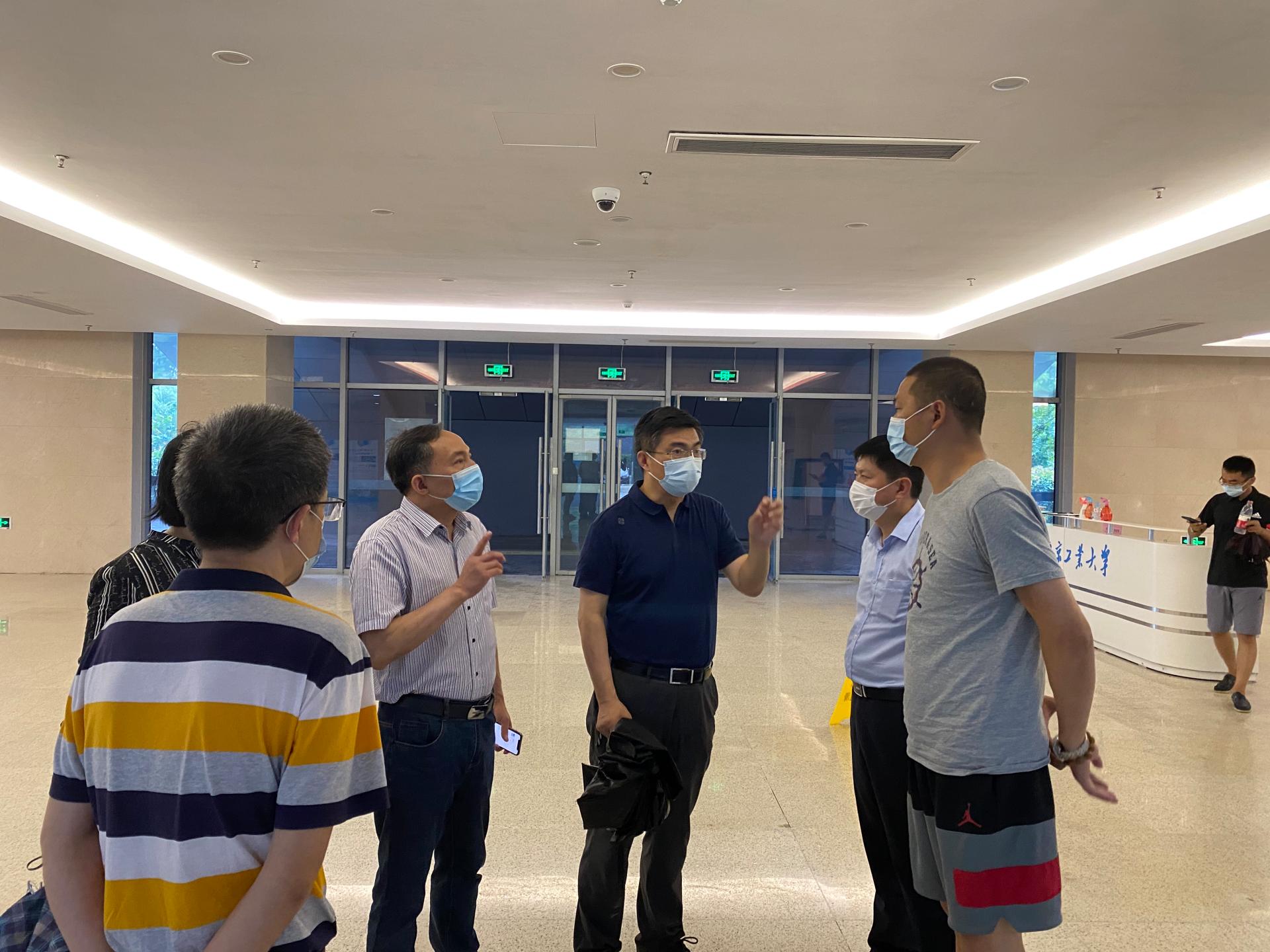 校纪委书记王敦宝带队开展疫情防控落实情况督查
