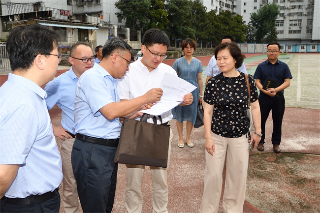 校领导在五台校区实地考察调研