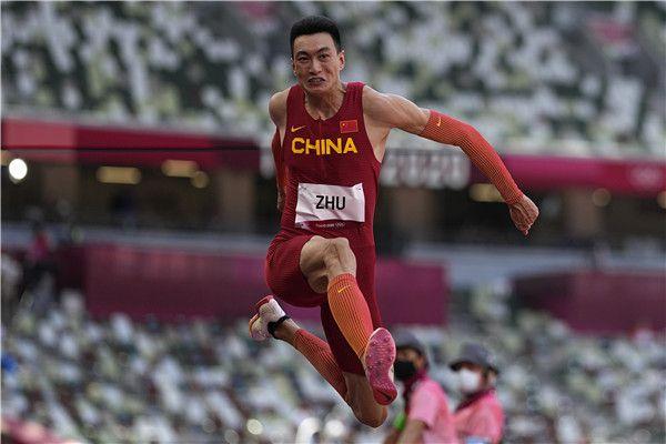 新突破！北体校友朱亚明男子三级跳远摘银