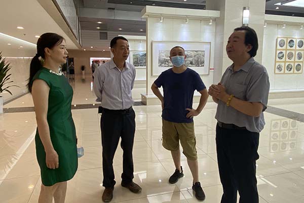我校商守善教授山水画展在恩施州文化馆开幕