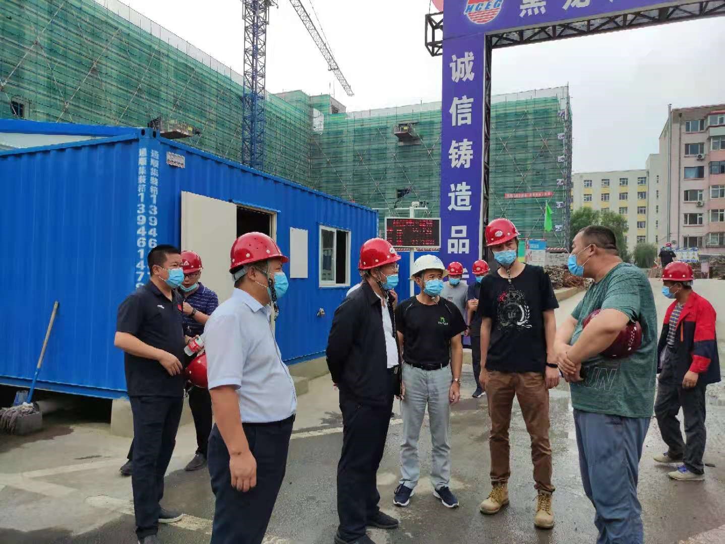 校长孙立军深入江南校区检查指导暑期重点工作