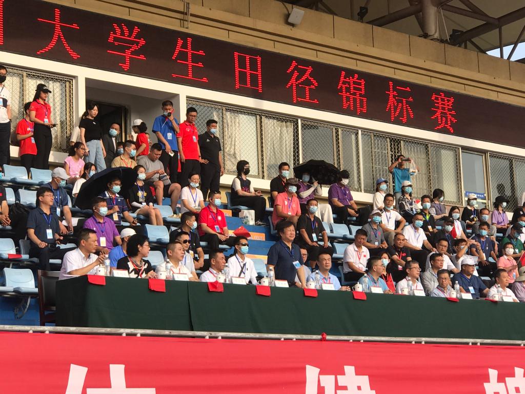 华灯鑫率队参加第20届中国大学生田径锦标赛