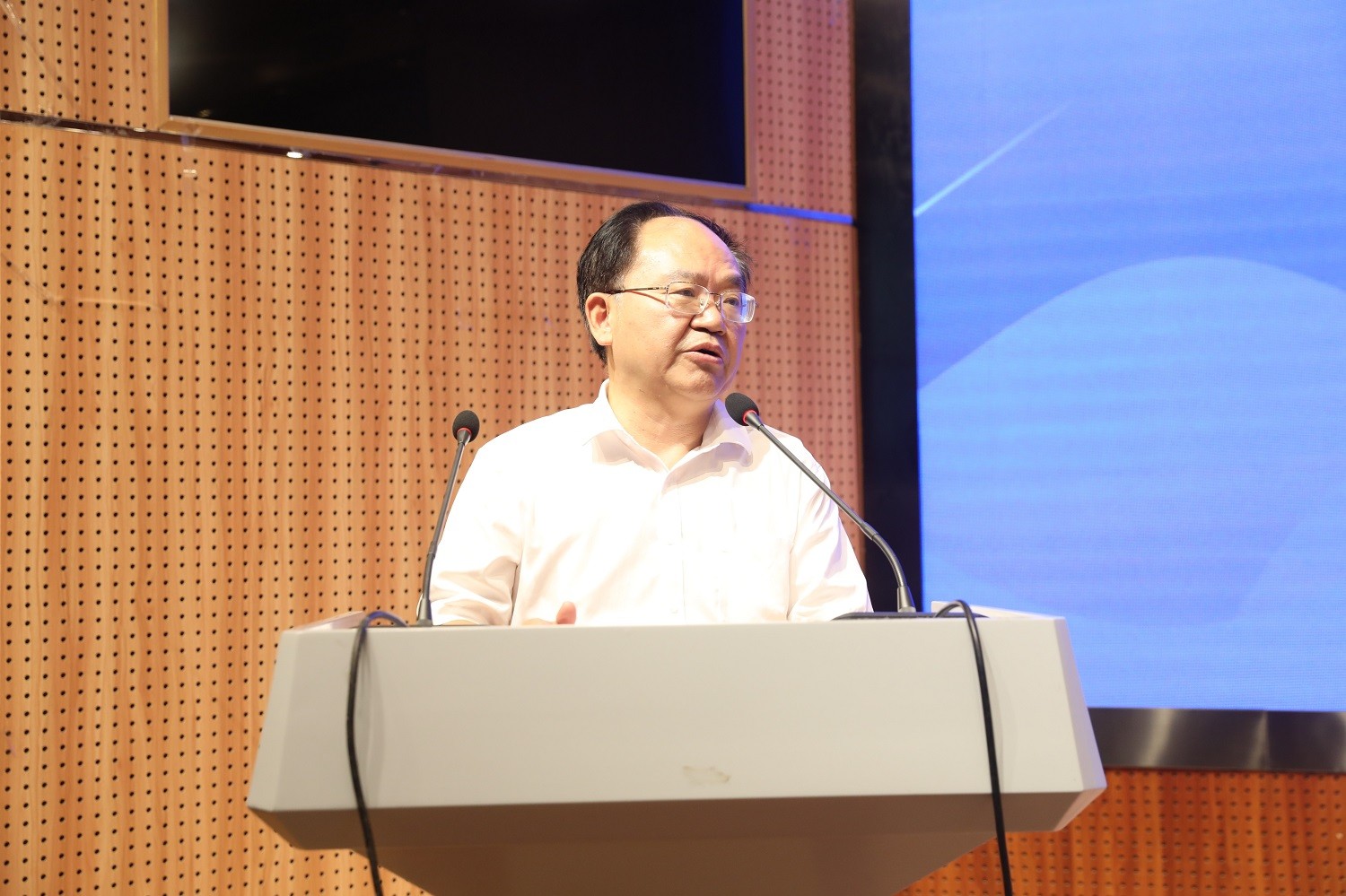 北京师范大学教师教育研究中心四川分中心揭牌仪式暨首届中国·天府教师教育高峰论坛在我校举行