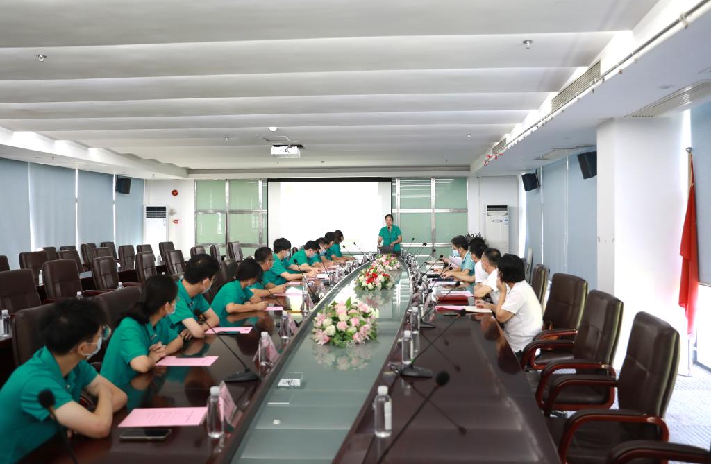 学校举行支援广州新华学院（东莞校区）疫情防控工作队座谈会