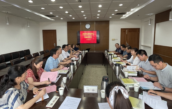 陕西省粮食和物资储备局王晓霞副局长来校调研