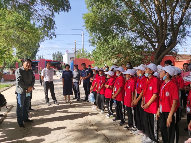 我校“童心飞扬 梦想起航”教育帮扶亚喀艾日克乡中心小学夏令营正式启动