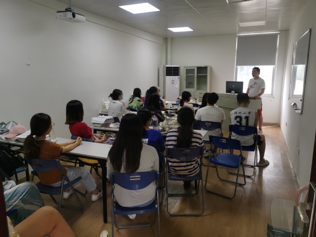 国际学院召开2021年暑期留校学生安全警示教育会