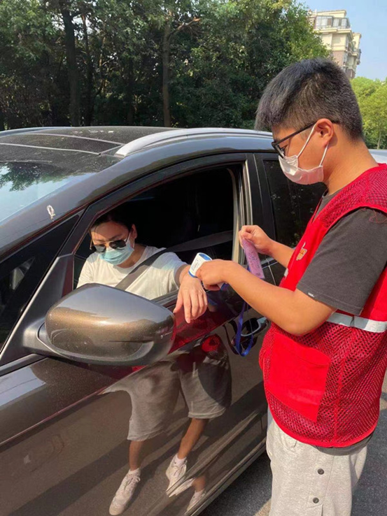 点点萤火，汇成人间星河——抗击疫情，水利与土木工程学院学子在行动！