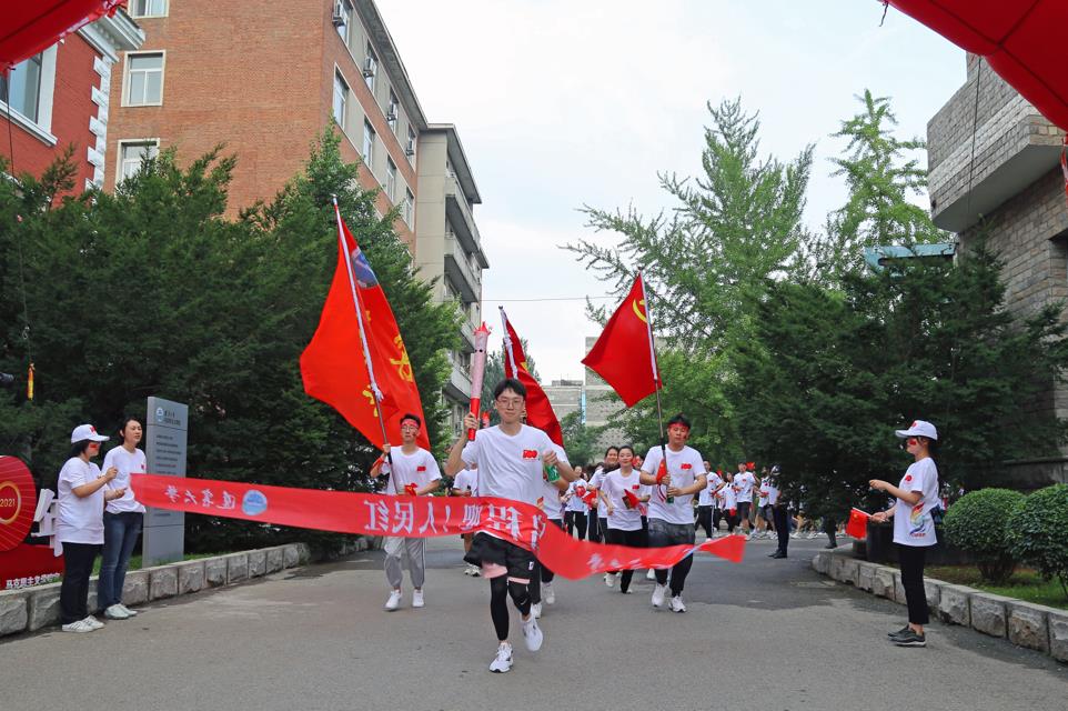 人民网：“启程吧！人民红”系列活动走进辽宁高校