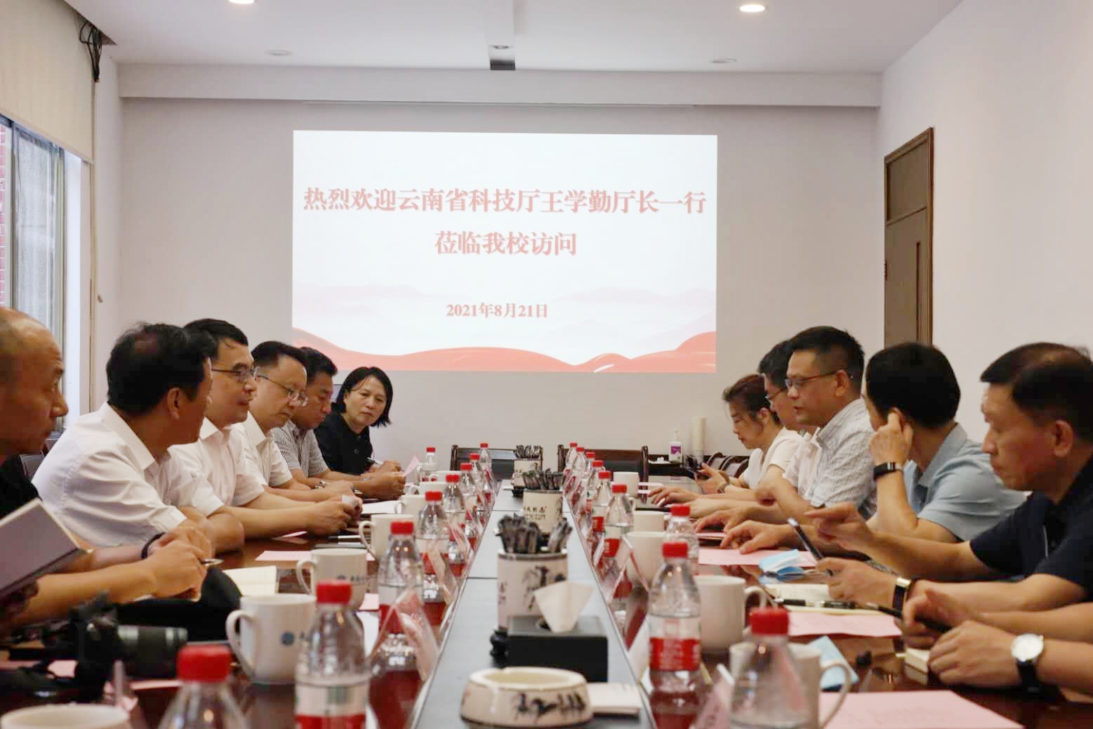 云南省科技厅厅长王学勤来校考察
