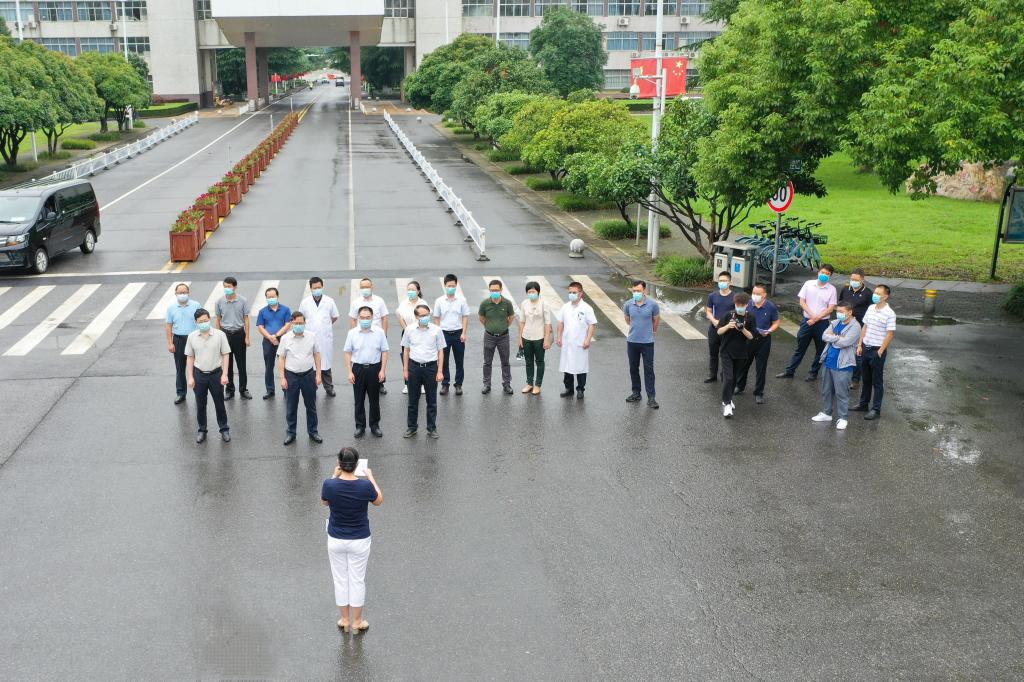 学校举行秋季开学新冠肺炎疫情防控应急演练