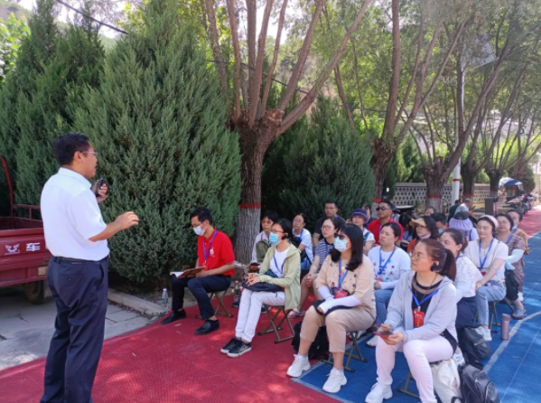 成都职业技术学院马克思主义学院开展“学党史 崇师德”专题培训