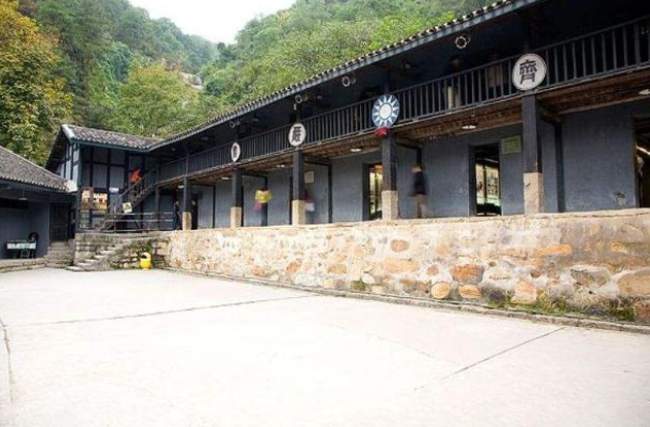 爱上重庆，一座英雄的山城，红色文化的渊源之地