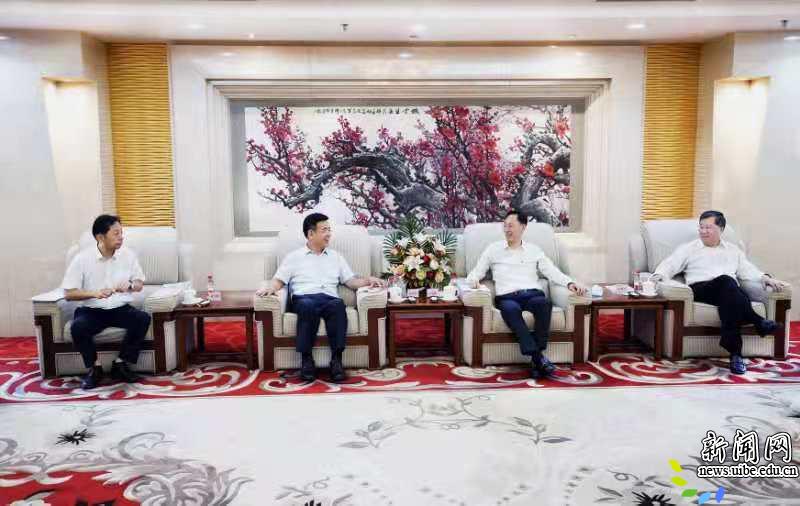 蒋庆哲书记、夏文斌校长一行赴中国通用技术集团调研