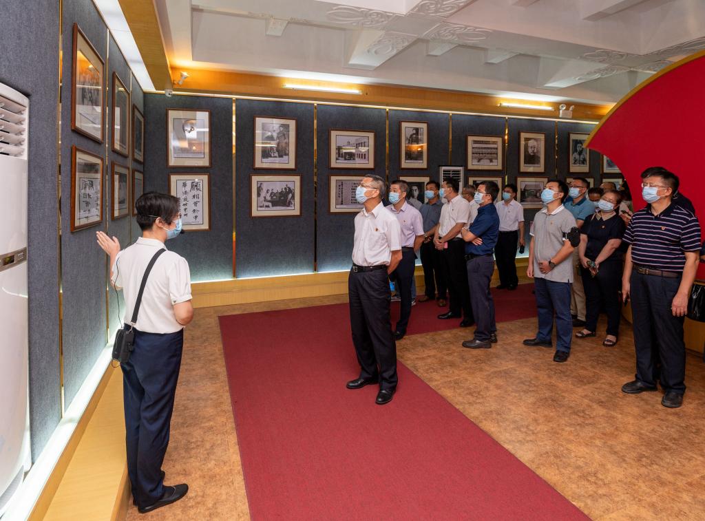 五邑大学校领导带队开展革命传统教育现场学习交流