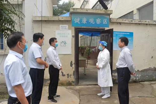 省教育厅副厅长刁玉华一行来我检查指导疫情防控和秋季开学准备工作