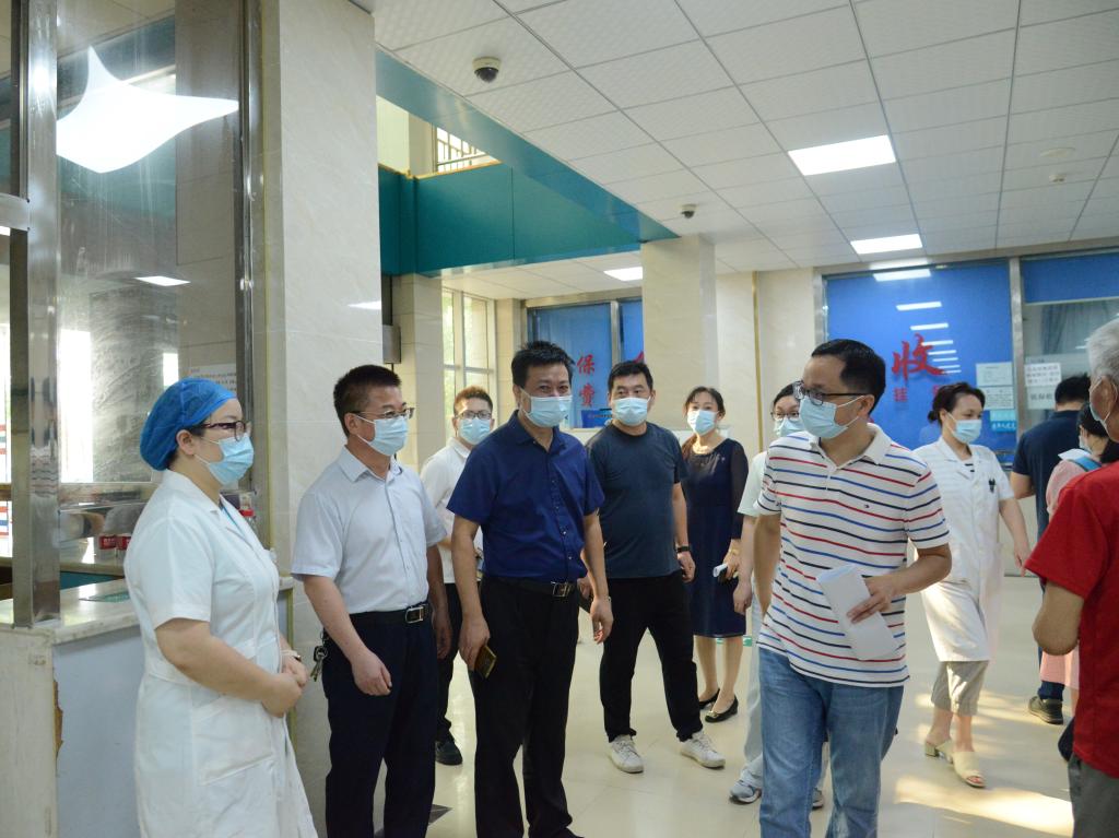 洪山区防疫指挥部开学工作组来校进行开学评估验收