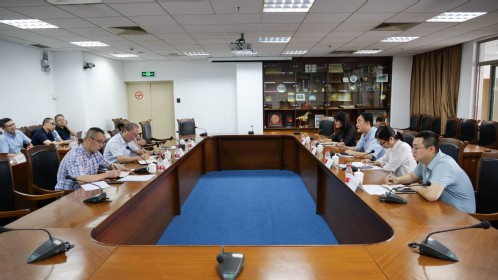 上海市教委巡视员蒋红一行来校督导检查开学疫情防控