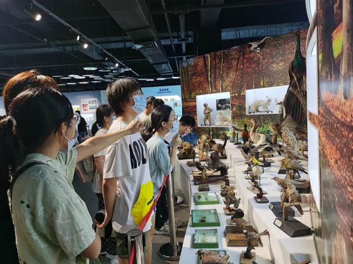 医学生开学第一课：参观人体科学馆，了解生命，尊重生命，敬畏生命