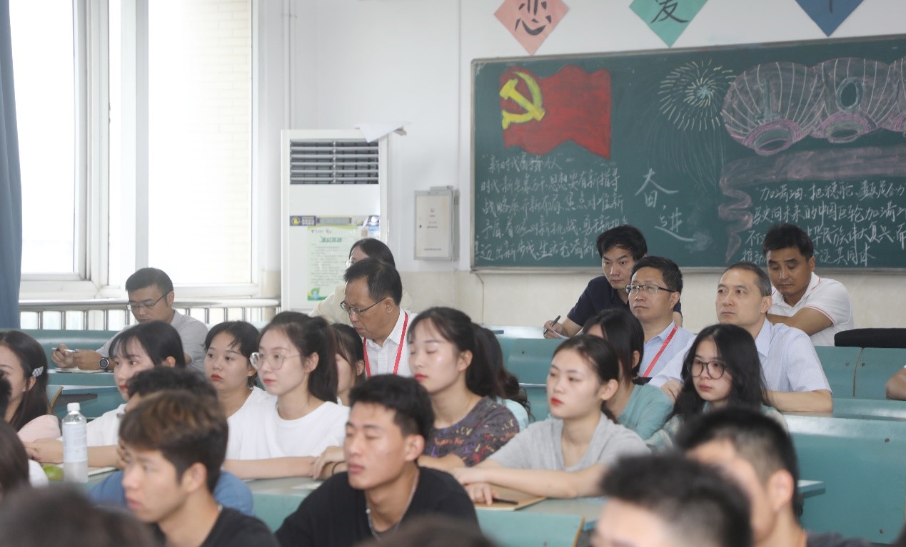 开课啦！全校师生共迎开学第一课