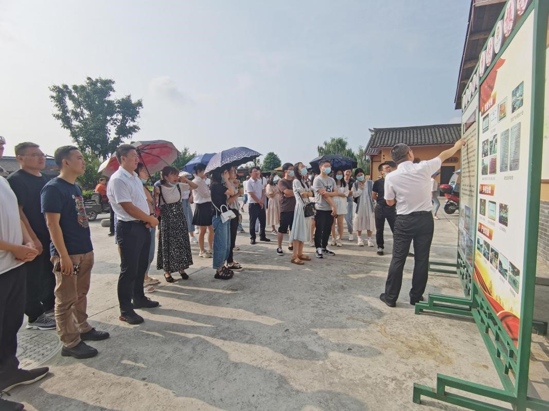 嘉陵区基层党建及政治文化建设培训班暨学习贯彻党的十九届五中全会精神专题研讨班圆满结业