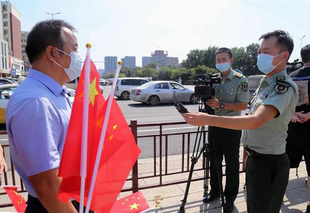 国际教育交流中心党员教师迎接在韩烈士英灵回家