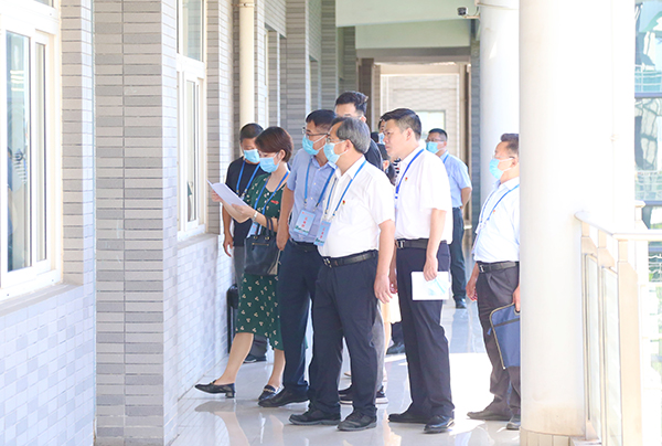 校领导带队开展期初教学巡视