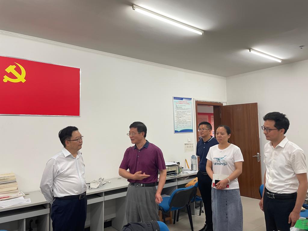 党委书记康骞到马克思主义学院调研指导开学工作