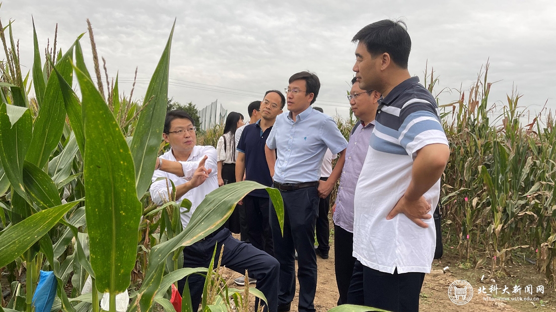 张卫冬副校长调研西三旗校区生物与农业研究中心