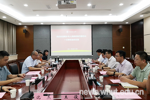 浙江省桐乡市副市长袁杰一行来校推进科技合作