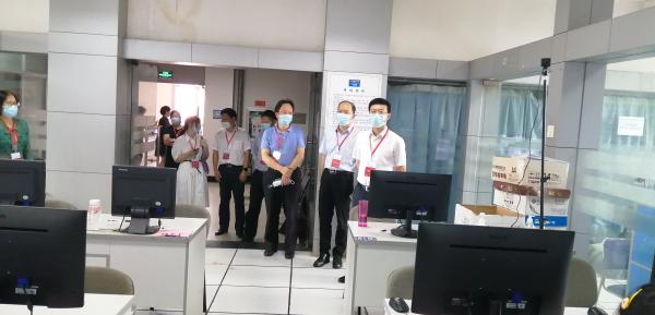 省财政厅副厅长邓忠到我校指导注册会计师考试工作