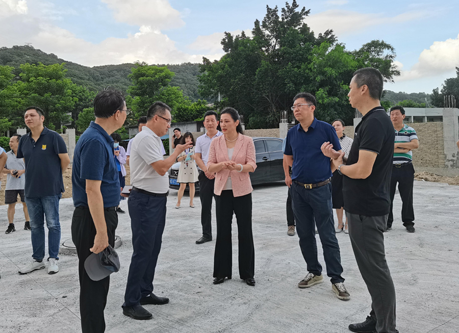 汕头大学校领导带队至学校各单位开展开学检查工作