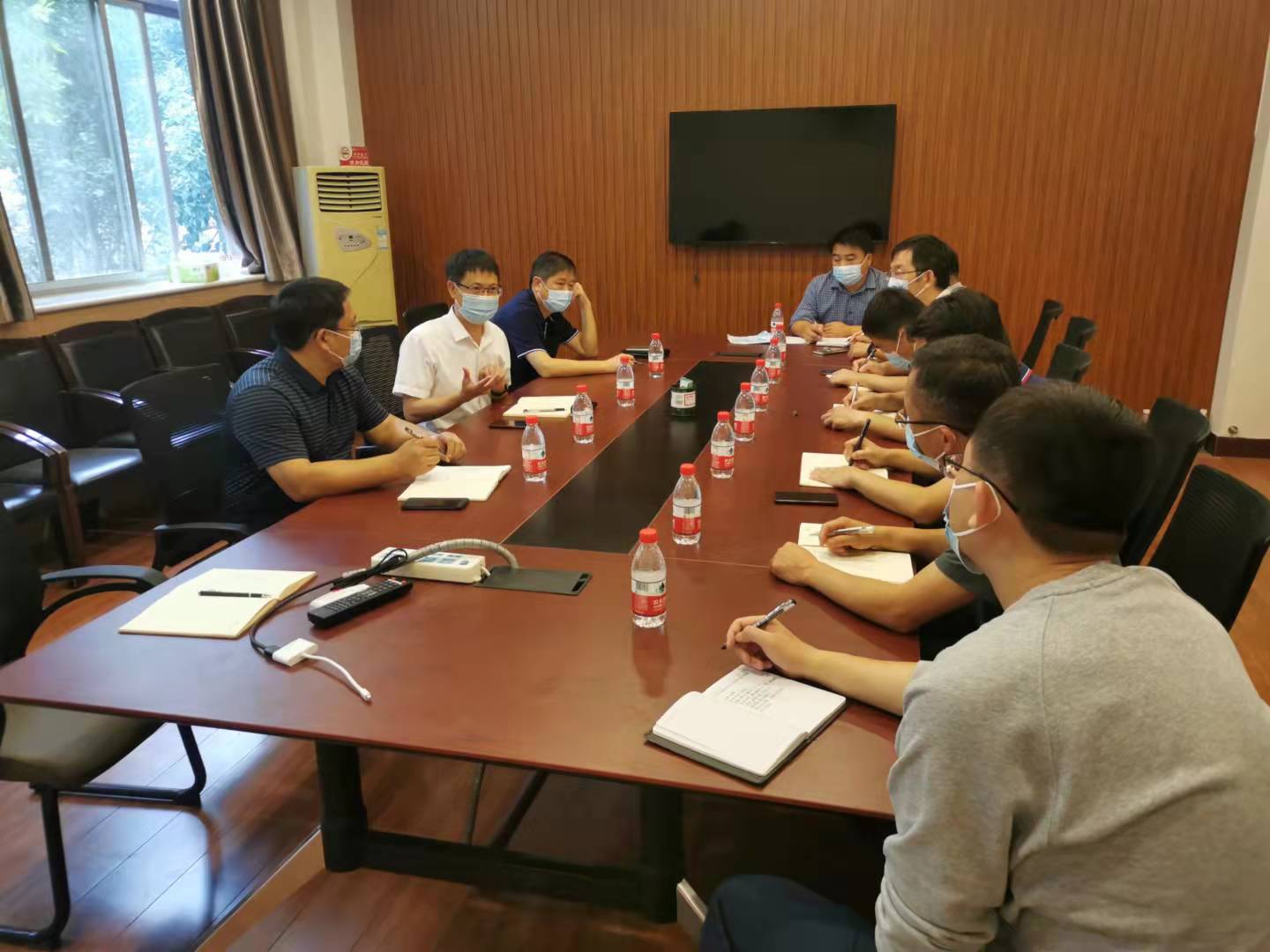 ​张尚字检查学校疫情防控和开学准备工作
