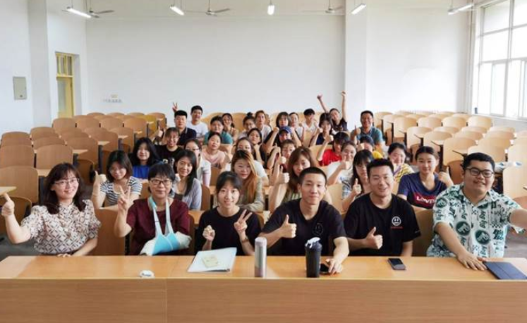 外国语学院慰问2021年暑期留校考研学生