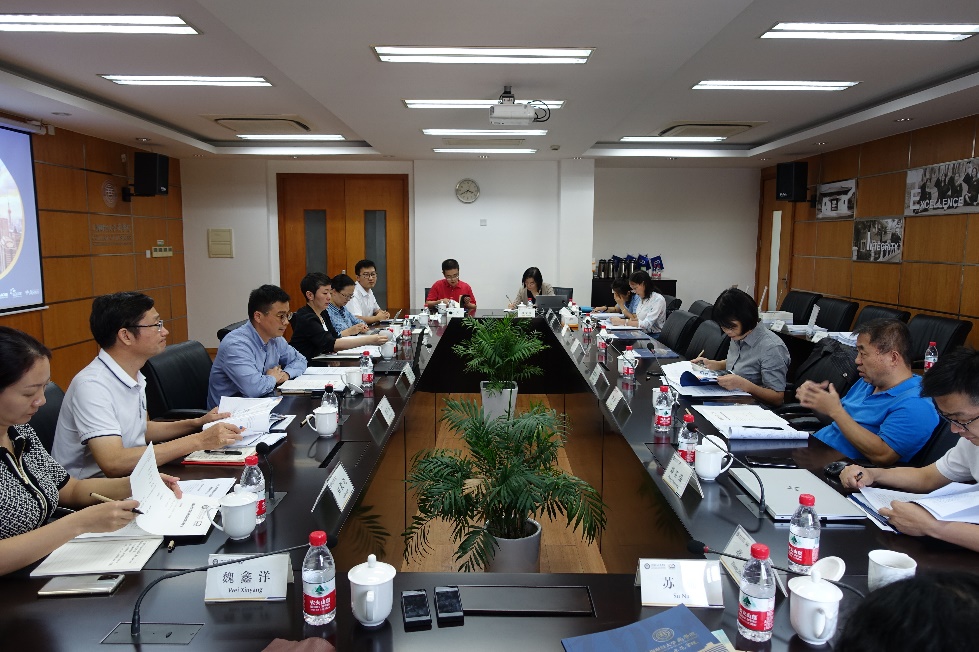 学校召开国际化示范学院模拟验收会