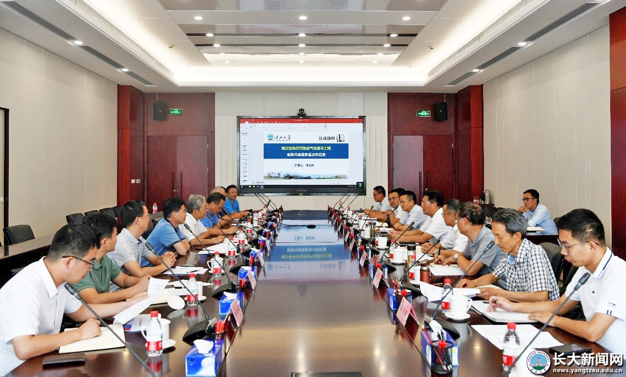 学校赴中石化江汉石油工程有限公司洽谈合作