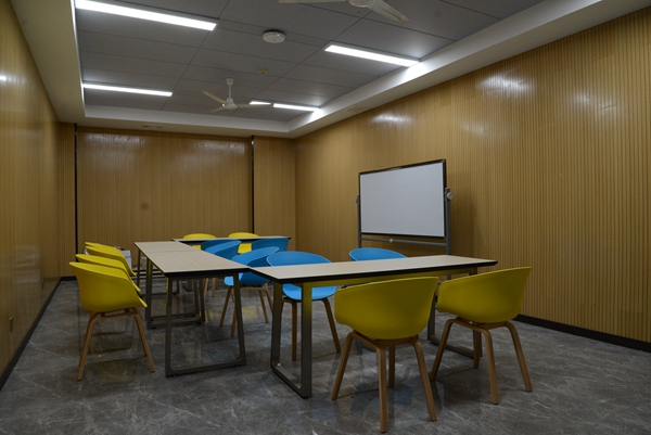 南校区1号教学楼智慧教室正式启用