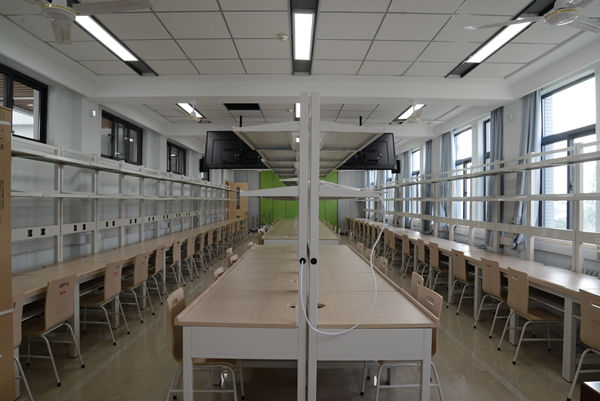 南校区1号教学楼智慧教室正式启用