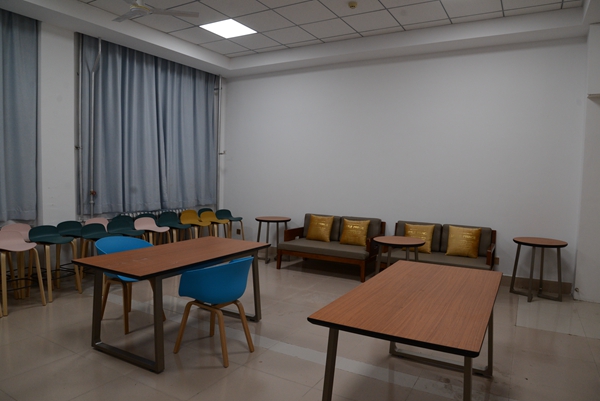 南校区1号教学楼智慧教室正式启用