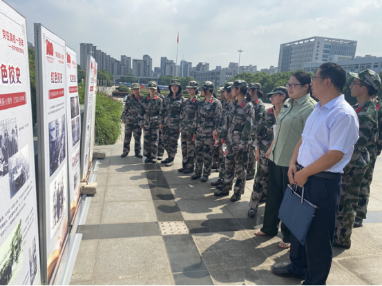 学校举办“党在高校一百年——校史中的红色记忆”主题展览