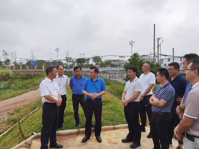 校长贺祖斌到基建处检查指导工作