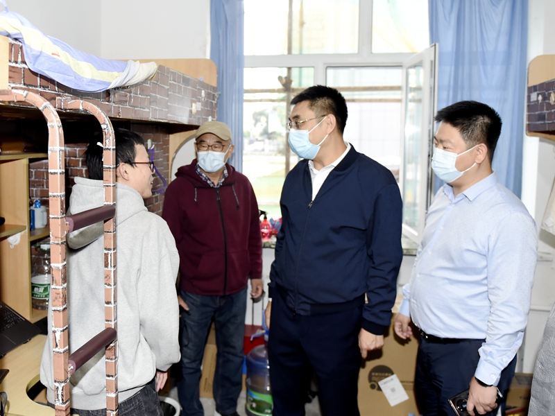 校长刘侠带队就校园安全工作开展专项督导检查