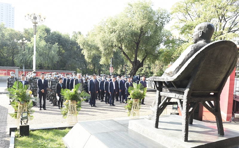 学校举办庆祝建校71周年主题宣誓活动