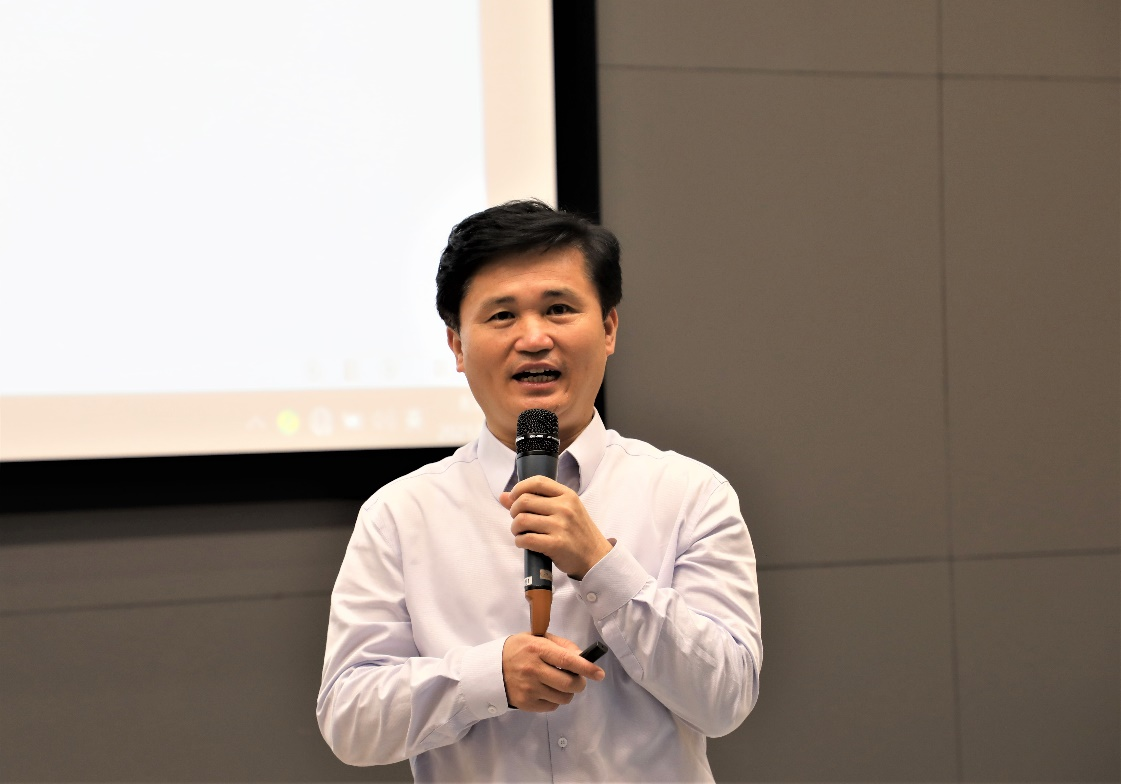 我是怎样当校长的——电子科技大学附属实验小学校长康永邦为云南省“万名校长培训计划”第六期学员授课